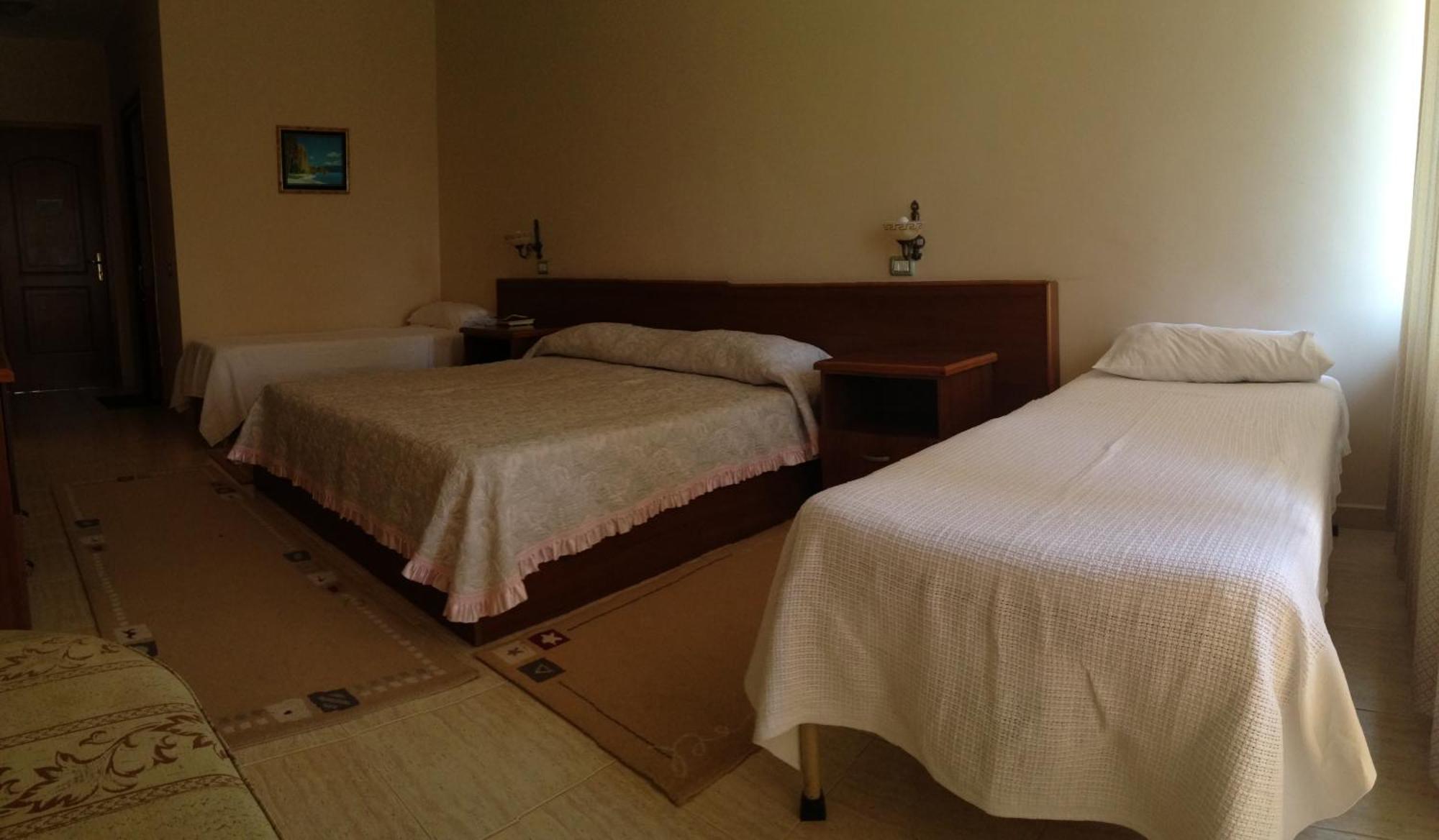 Akropoli Hotel Kryemëdhej Habitación foto